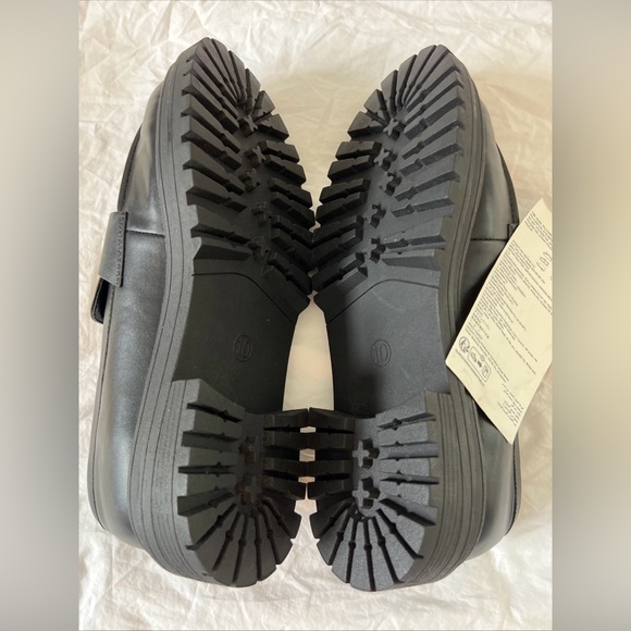 The Drop Women's Ryan Lug Sole Loafers in black faux leather Size 10 NWT - Picture 7 of 7